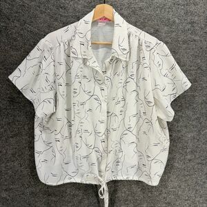 Paper Doll Shirt Women 1X Plus White Face Print Button Up Collared Short Sleeve